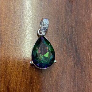 Beautiful pendant new